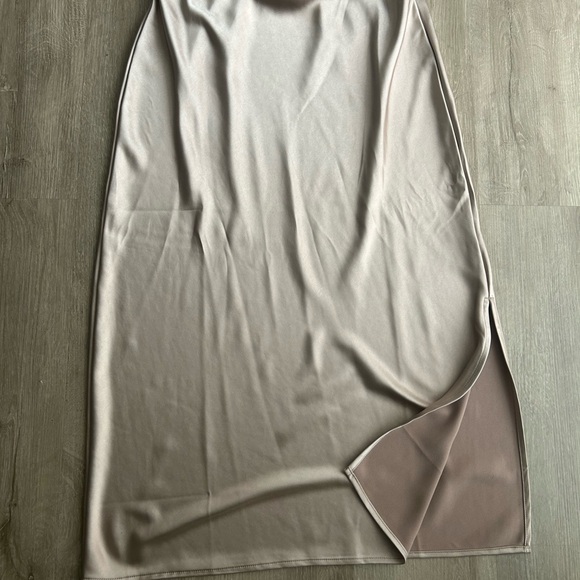 Old Navy Cream Midi Pencil Skirt with Slit - Picture 1 of 3